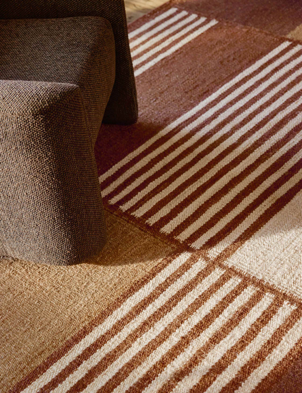 Tapis en jute tissé à plat Tamarisk par Élan Byrd