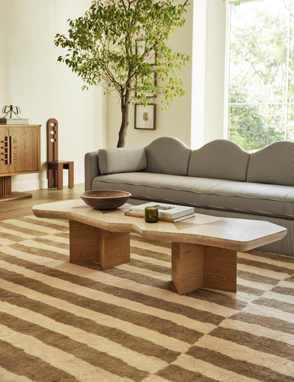 Table basse Kanto par Sarah Sherman Samuel