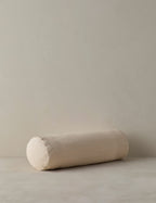 Coussin en lin à texture tissée Argil par Élan Byrd