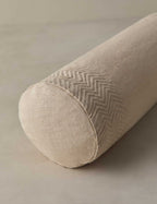 Coussin en lin à texture tissée Argil par Élan Byrd