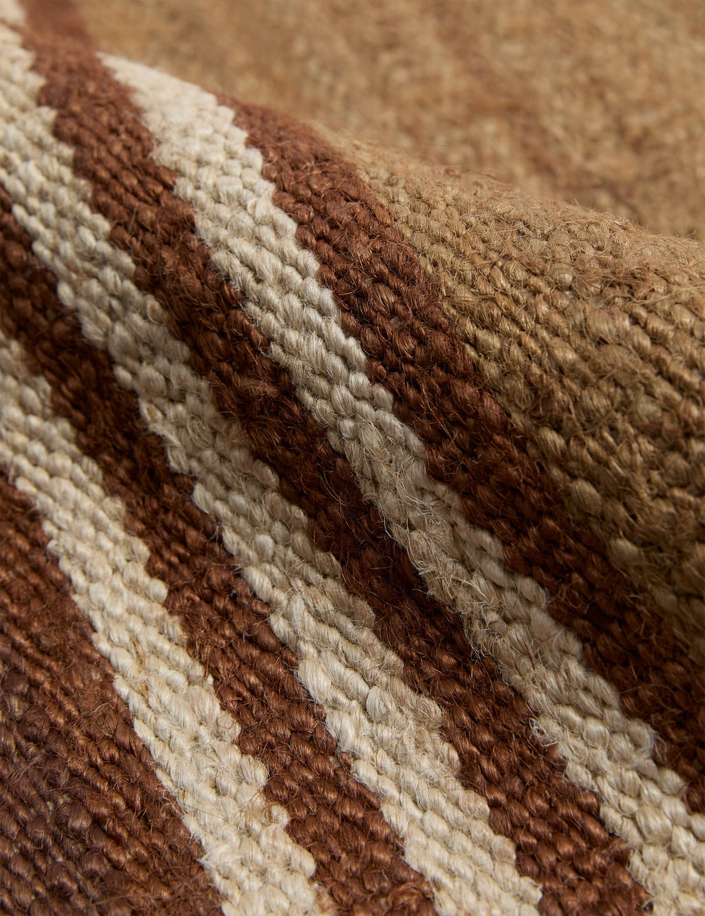 Échantillon de tapis plat en jute Tamarisk par Elan Byrd, Camel